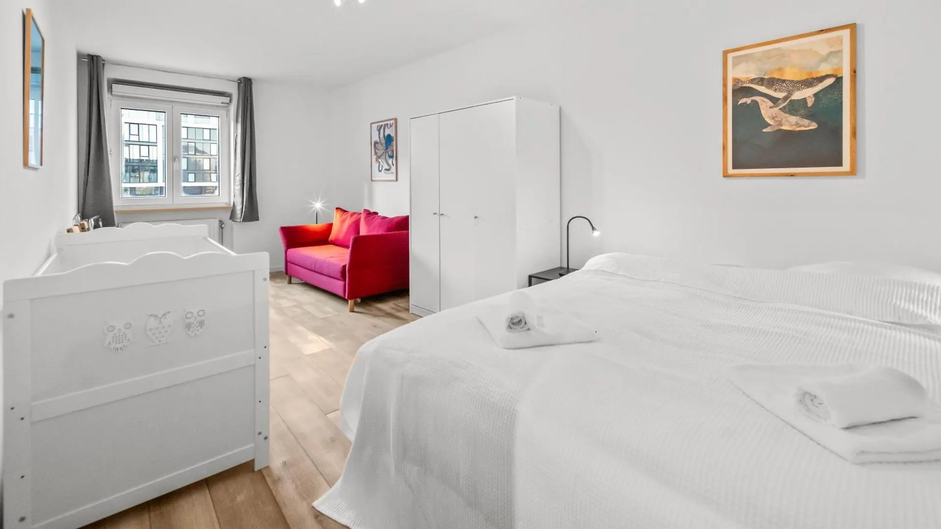8 Min Per U-Bahn Zum Marienplatz - 120 Qm Schwabing - 3 Sz - 2 Baeder - 9 Personen Apartman München 0*,