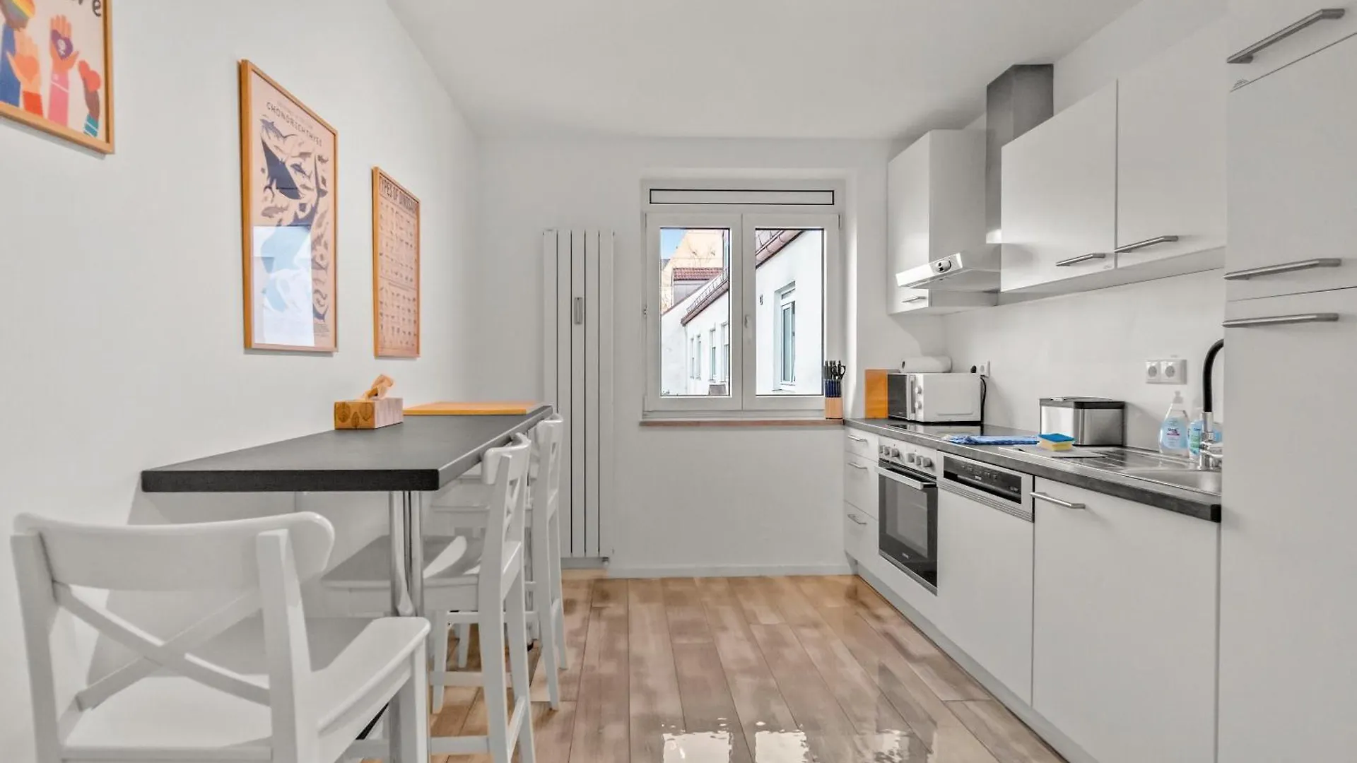 8 Min Per U-Bahn Zum Marienplatz - 120 Qm Schwabing - 3 Sz - 2 Baeder - 9 Personen Apartman München