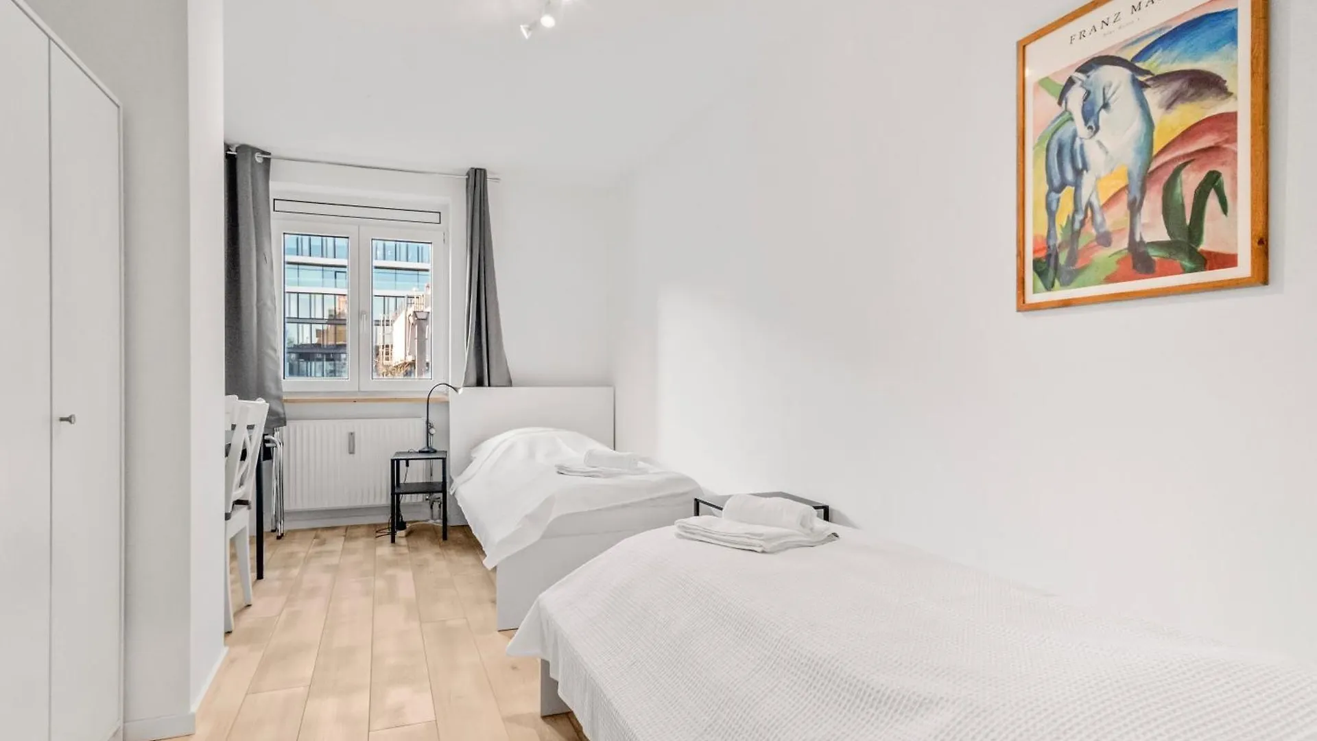 8 Min Per U-Bahn Zum Marienplatz - 120 Qm Schwabing - 3 Sz - 2 Baeder - 9 Personen Apartman München
